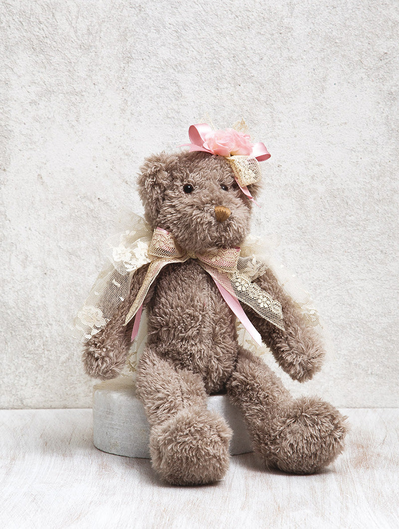 Αρκουδάκι με δαντέλες και κορδέλες