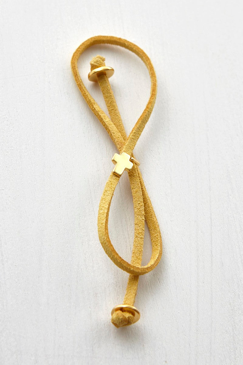 Μαρτυρικό βραχιόλι δερμάτινο suede με μεταλλικά στοιχεία και τελειώματα, 50 τεμάχια.