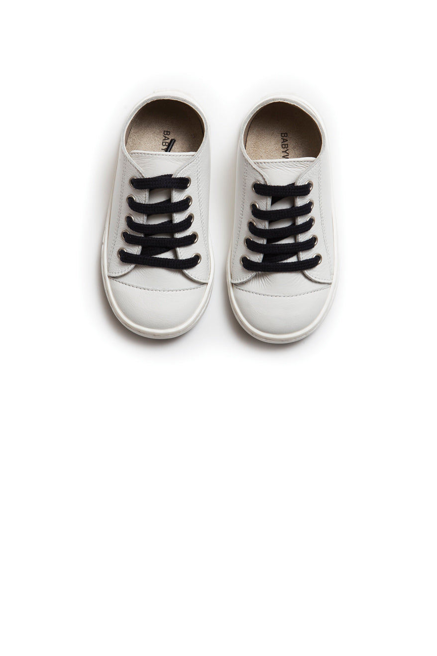 Λευκά sneakers με κορδόνια δερμάτινα Baby Walker.