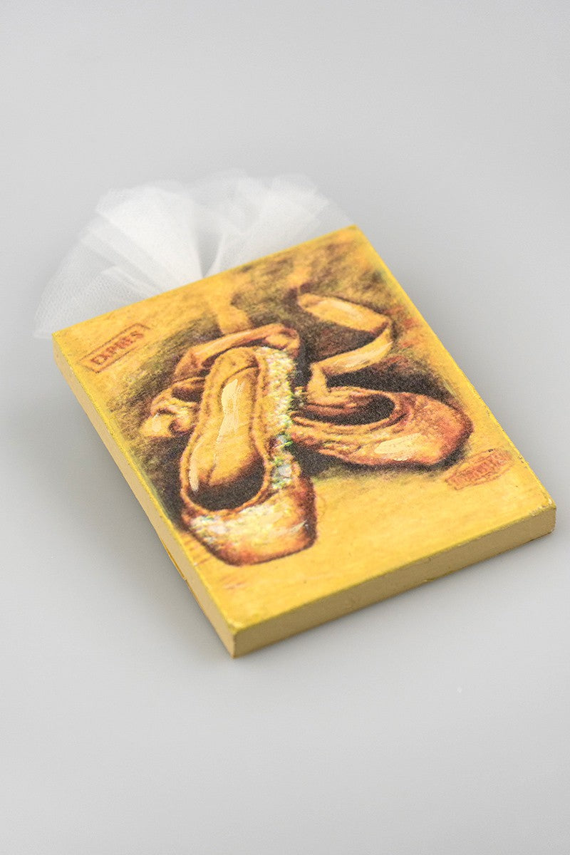 ΜΠΟΜΠΟΝΙΕΡΑ ΚΑΔΡΑΚΙ ΜΕ ΘΕΜΑ ΜΠΑΛΑΡΙΝΑ, ΔΩΡΕΑΝ ΜΕΤΑΦΟΡΙΚΑ.