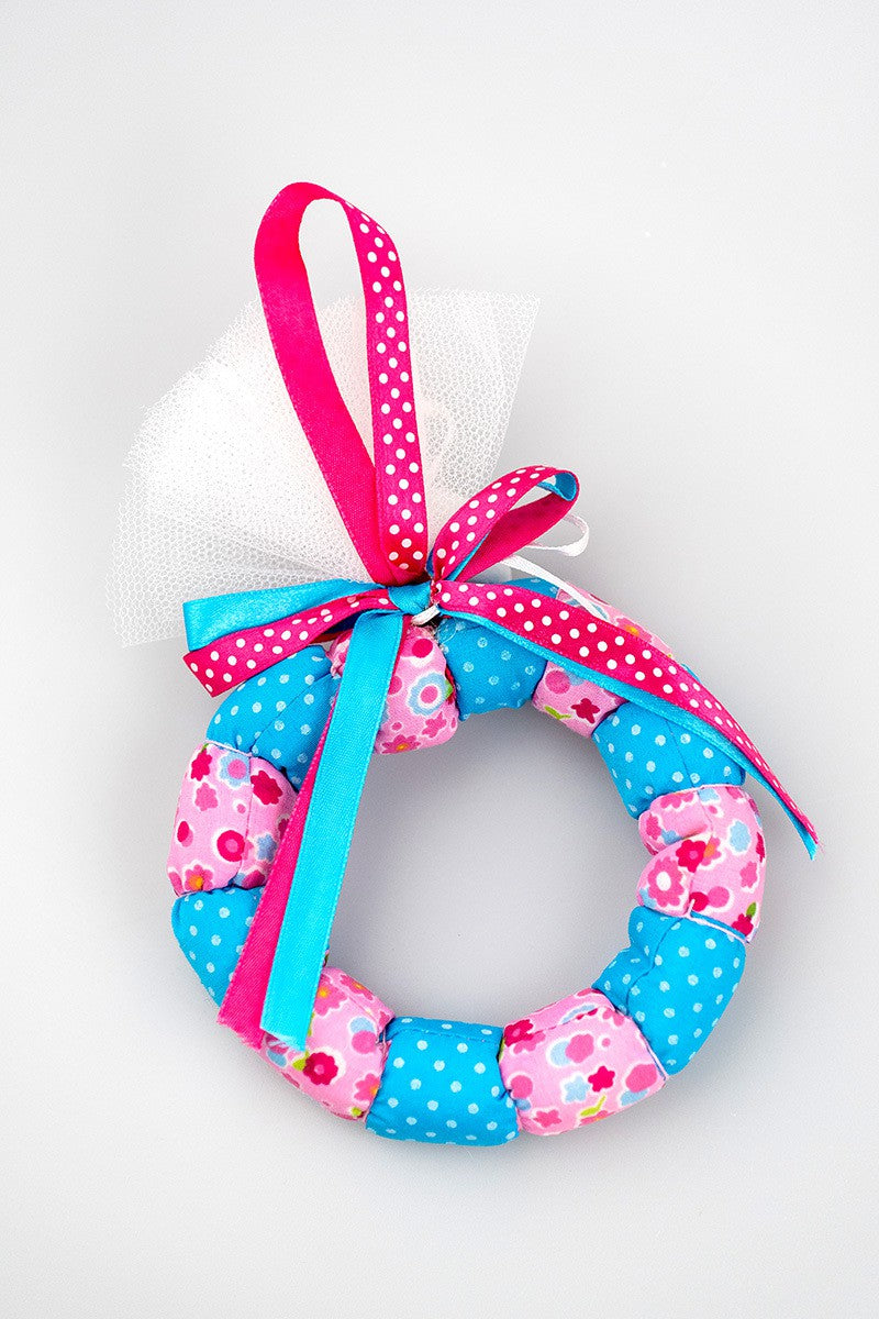 ΜΠΟΜΠΟΝΙΕΡΑ ΣΤΕΦΑΝΑΚΙ ΥΦΑΣΜΑΤΙΝΟ ΚΡΕΜΑΣΤΟ ΦΟΥΞΙΑ - ΣΙΕΛ, ΔΩΡΕΑΝ ΜΕΤΑΦΟΡΙΚΑ.