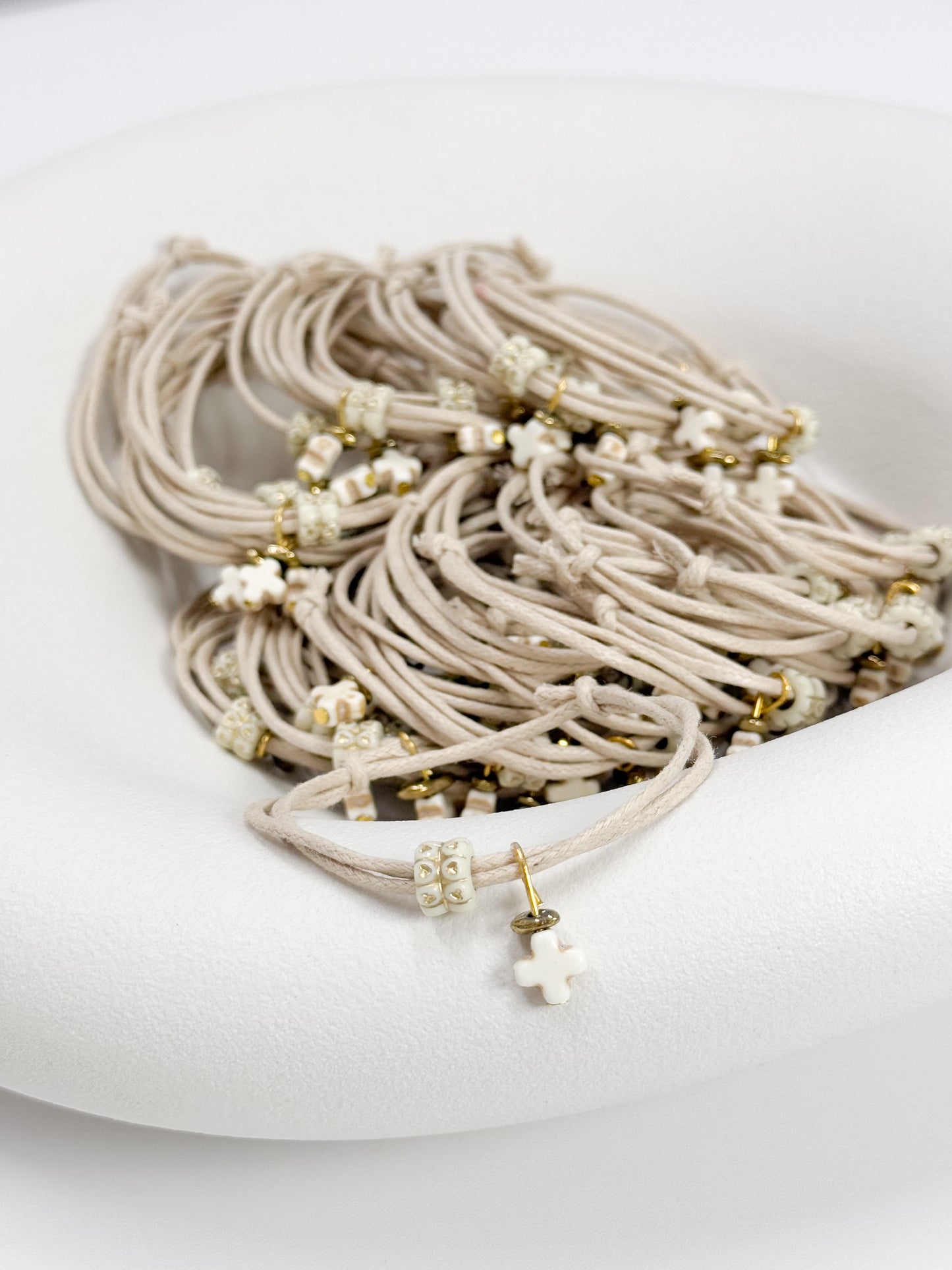 Celfie & Co. D40 βραχιόλι με χαολίτη και κερωμένο κορδόνι, δωρεάν μεταφορικά.