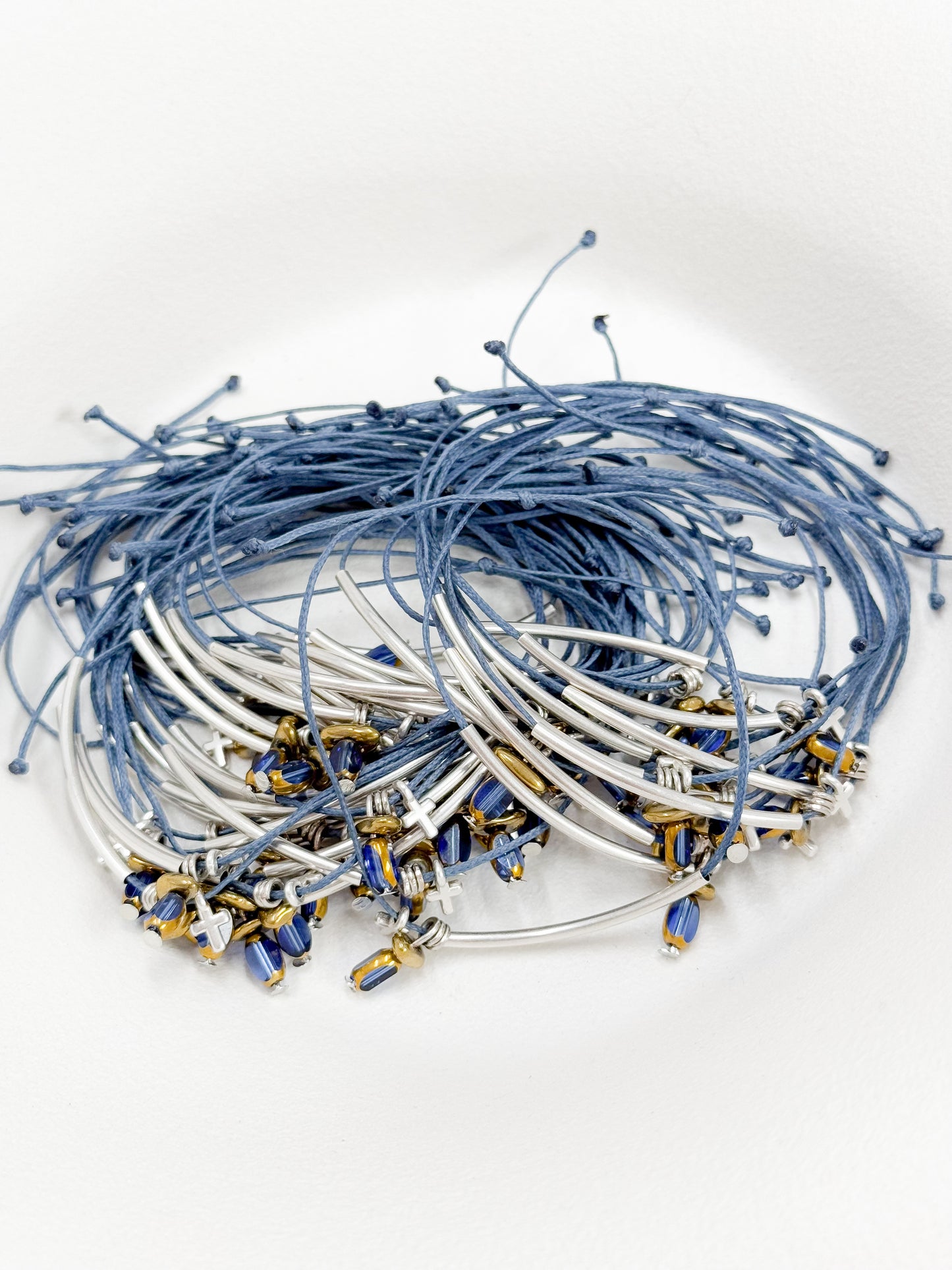 Celfie & Co. G63 βραχιόλι χειροποίητο με ασημί σταυρό & μπάρα, οriginal κουτί celfie & co., δωρεάν μεταφορικά.