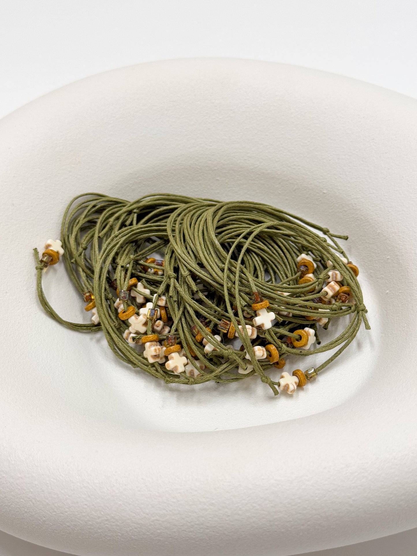 Celfie and Co. H10 (Η10) χειροποίητο βραχιόλι με χαολίτη σταυρό, οriginal κουτί celfie and co. και δωρεάν μεταφορικά.