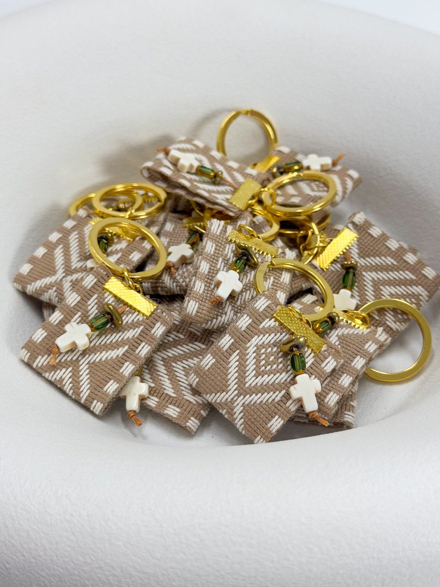 Celfie and Co. H2 (Η2) μπρελόκ με χαολίτη σταυρό, 50 τεμάχια.