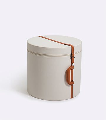 Βαλίτσα καπελιέρα λευκή - καφέ χερούλι, με βελούδινη επένδυση και καθρέφτη εσωτερικά, δωρεάν μεταφορικά!