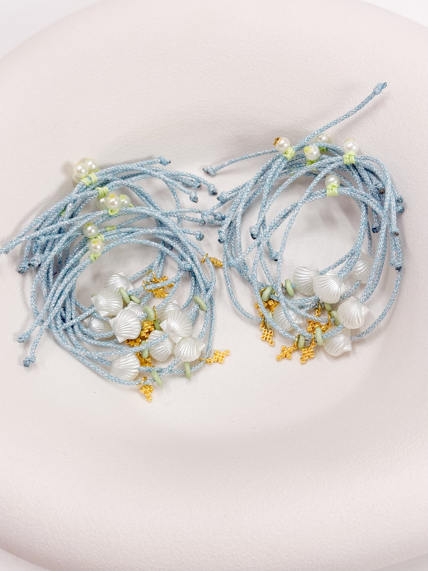 Celfie and Co. L55 χειροποίητο μαρτυρικό βραχιόλι επιχρυσωμένο σταυρό, οriginal κουτί celfie and co. και δωρεάν μεταφορικά.