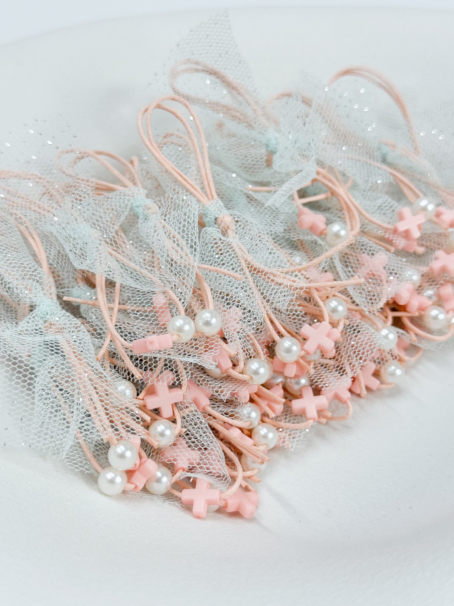 Celfie and Co. R49 χειροποίητο μαρτυρικό πέτου με πέρλα, σταυρό και τούλι, οriginal κουτί celfie and co. και δωρεάν μεταφορικά.