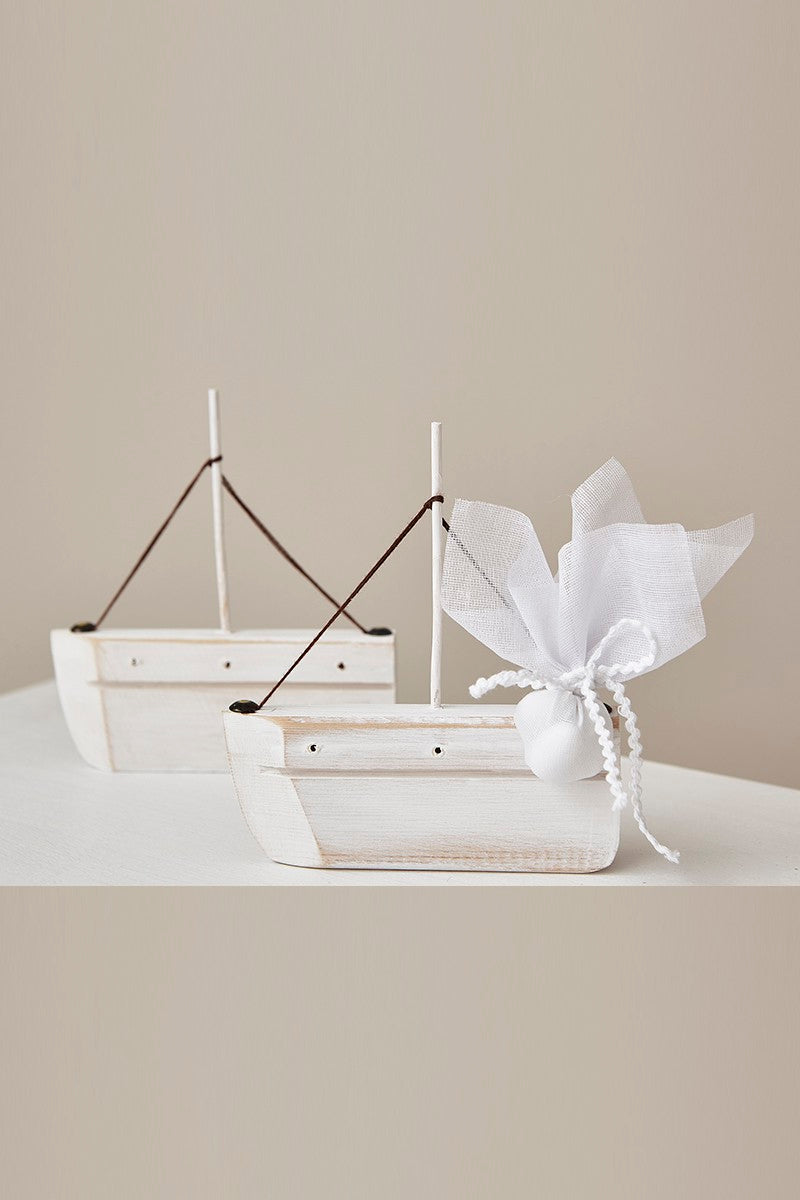 ΜΠΟΜΠΟΝΙΕΡΑ ΞΥΛΙΝΟ ΧΕΙΡΟΠΟΙΗΤΟ ΚΑΡΑΒΙ ΛΕΥΚΟ, ΔΩΡΕΑΝ ΜΕΤΑΦΟΡΙΚΑ.